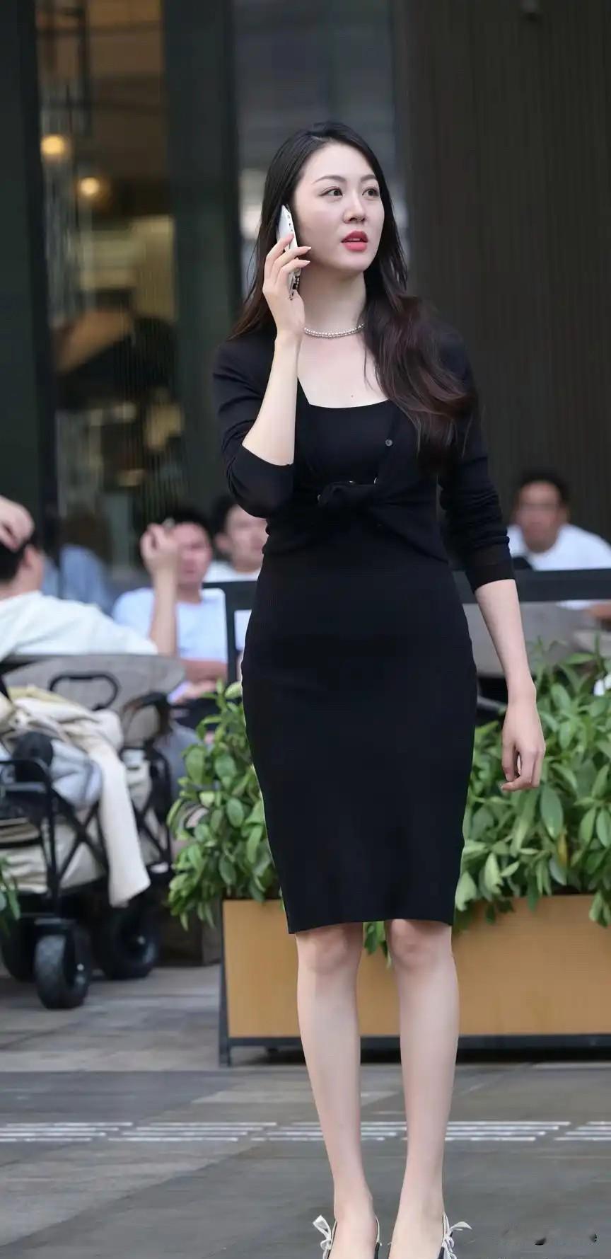 优雅黑裙穿搭，都市女性风范气质黑裙气质黑裙搭配性感黑裙穿搭绝美黑裙穿搭黑