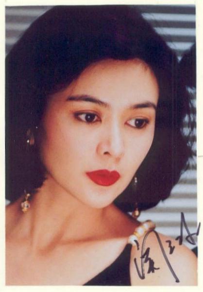 倾国倾城，关之琳年轻时旧照！😘😘😘​​​​明星​​​
