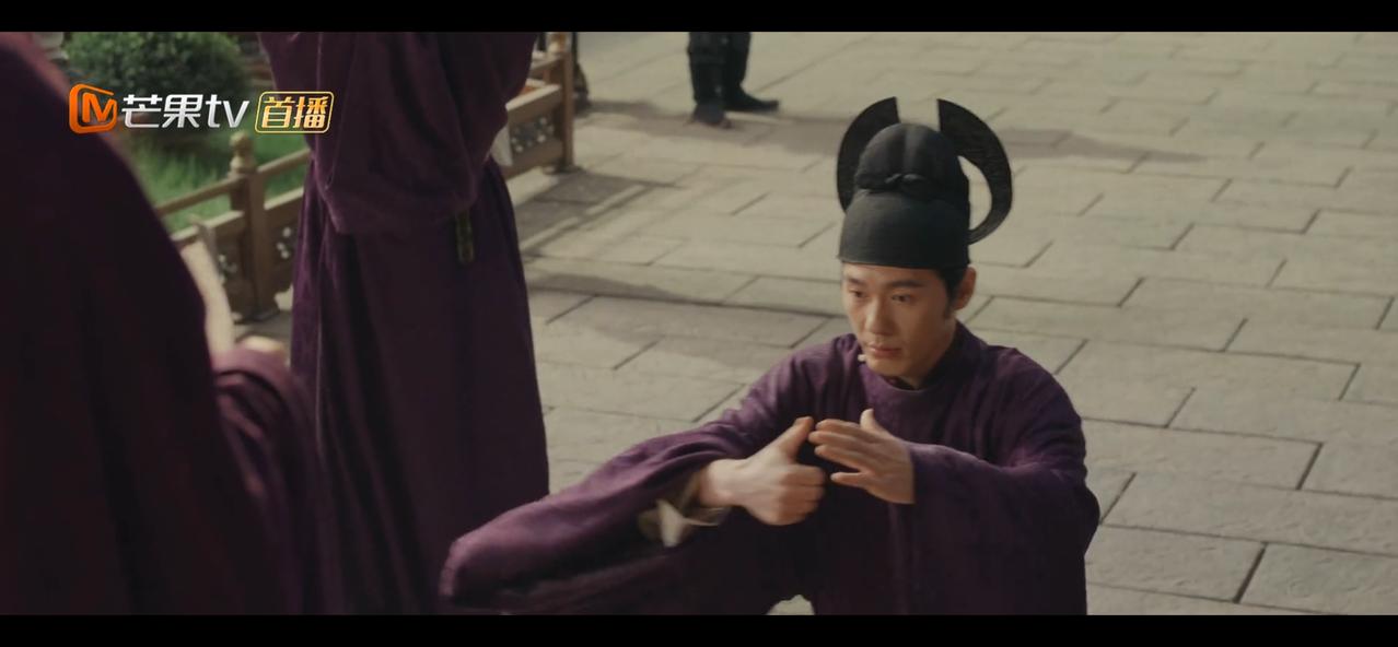 看太平年中，叱吒风云，戏谑莽撞，好戏连连的九郎钱弘俶，竟然让我想起杭州的保处塔来