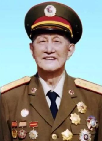 1960年，洪学智担任吉林农机厅厅长，有一个处长刚见面就抱怨：“你怎么来得这么晚