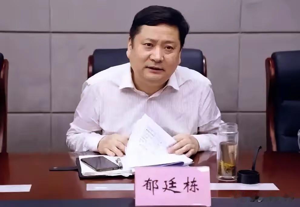 公职干部联手房企高管闯祸，权力傲慢终要撞向法律红线杭州这件事看完，真的让人