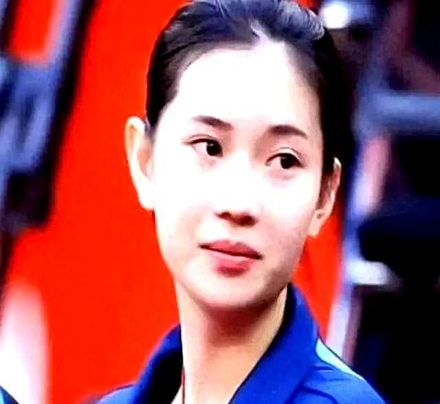 3-0领先被削球手拖垮，腿先投降。不是技术崩，是电量见底。打削球=陪跑马