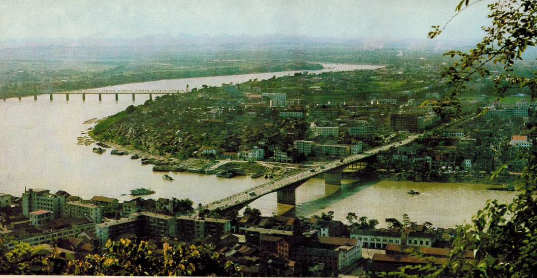 1970s，广西柳州。一个城市有了一条江，就多了一份灵气。