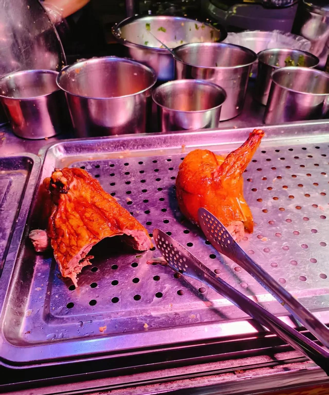 突然发现，现在大家是越来越清醒了。昨天傍晚我去公租房那边了，一直到8点才回来到