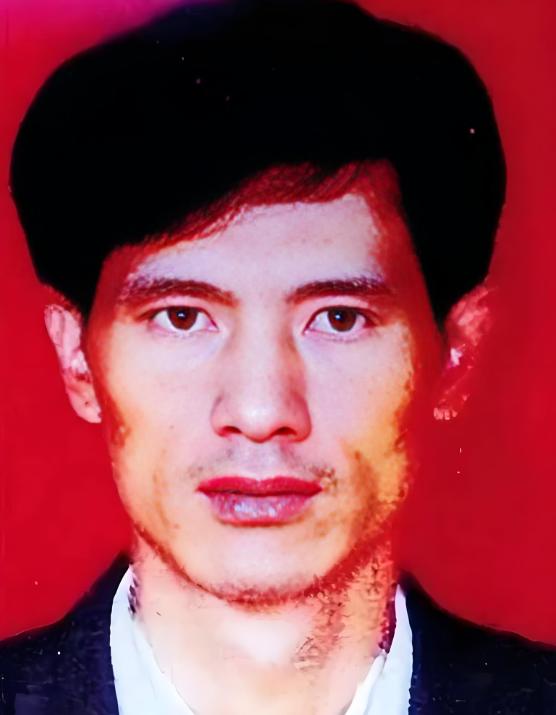 1979年7月14日，辽宁省铁岭市柴河沿村附近的102国道旁，发生了新中国公安史