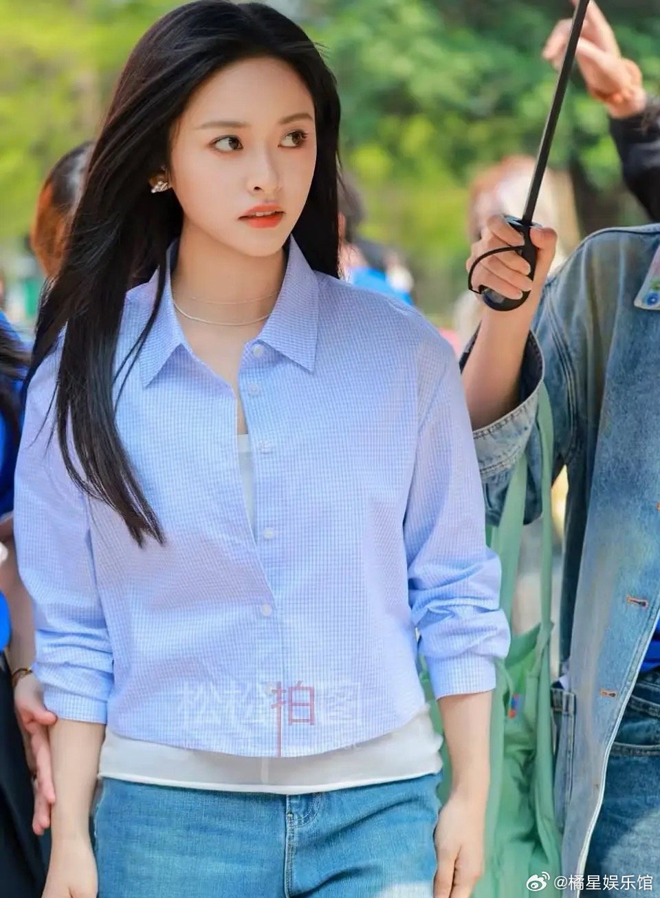 这代拍是沈月家找的吧