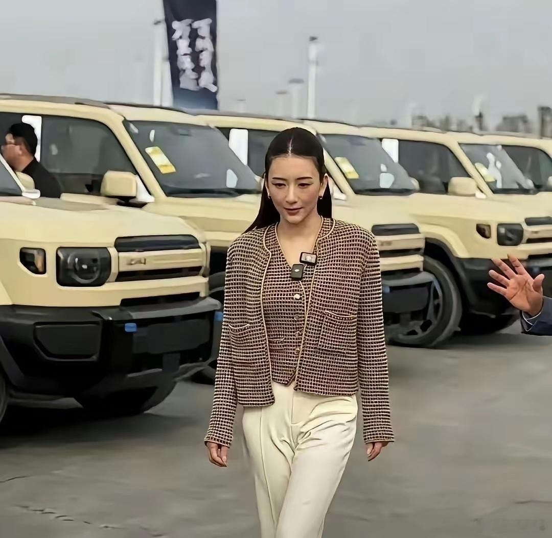 原来郭富城的太太方媛，本人长这个样子。