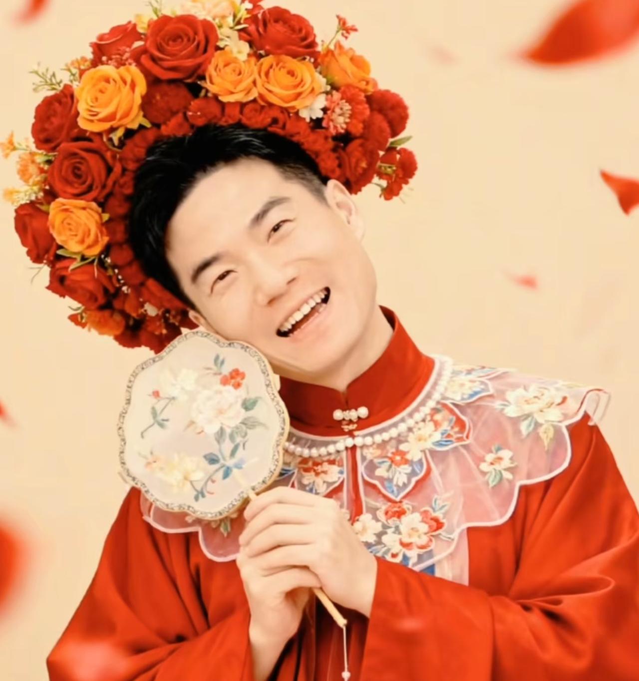 当董宇辉说：今年跨年音乐会上会放一首，一首让他一个人时经常听哭的歌，宛如时光倒流