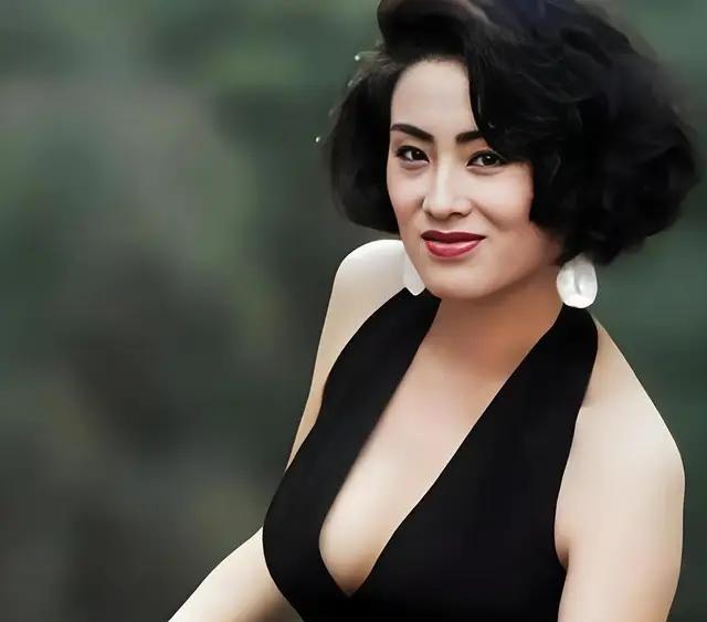 1996年，张敏被逼得走投无路，只身来到上海滩发展，“京城四少”之一的汪雨对张敏