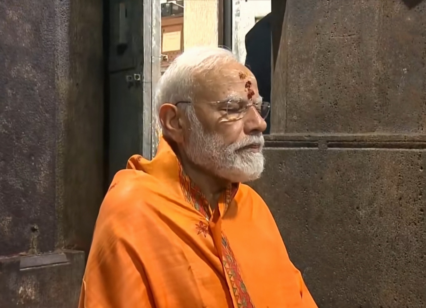 一个4.4吨重的卫星被印度送上了地球同步轨道，很多人于是大呼“不能小看印度”，“