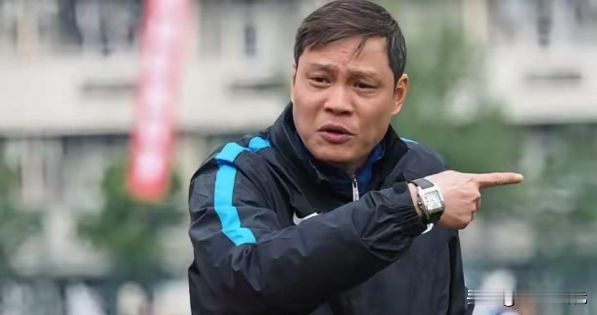 U23国足3-0越南，范志毅赛后点评，句句在理！球进网的那一刻，场边有人下意识