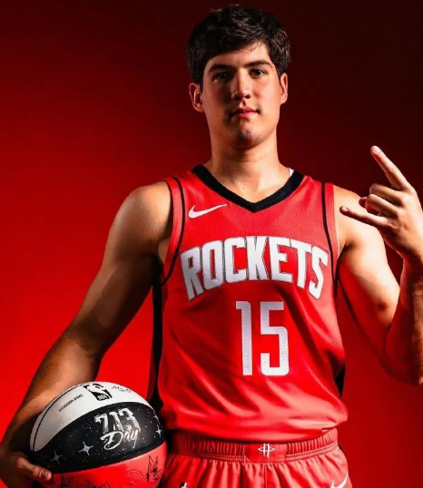 理性讨论火箭接下来的交易：米切尔和字母，个人倾向于米切尔，一只队伍季后赛必须要稳