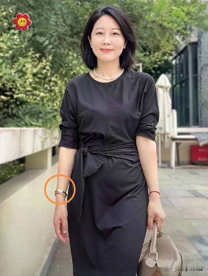 相处两月的相亲伴侣提出要求，中年再婚难题让人左右为难…？经朋友介绍，我