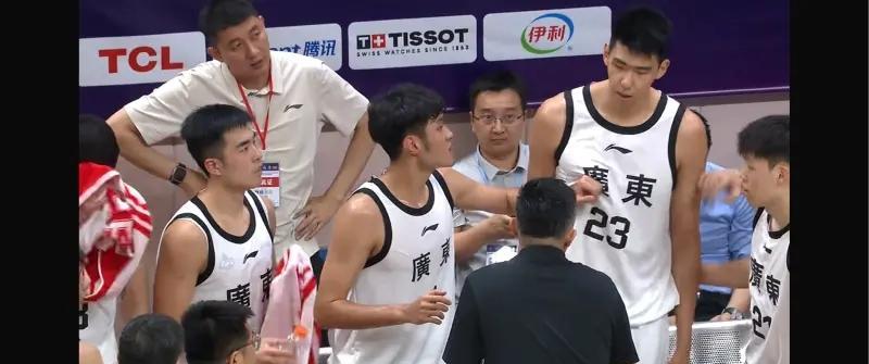 徐昕怒喷杜锋被DNP矛盾终于爆发，00后整顿职场在广东宏远上演。团结杯对阵巴西，