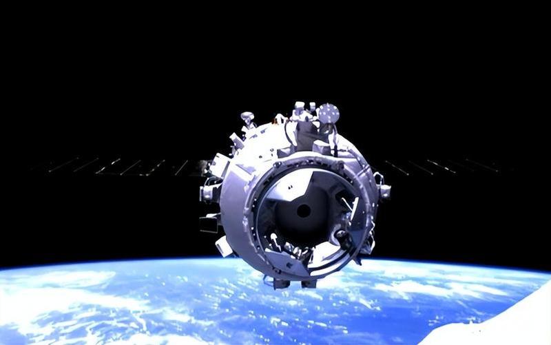 为什么大家都不提中国空间站了？没脸提？这个说法本身就值得质疑。100吨对420吨