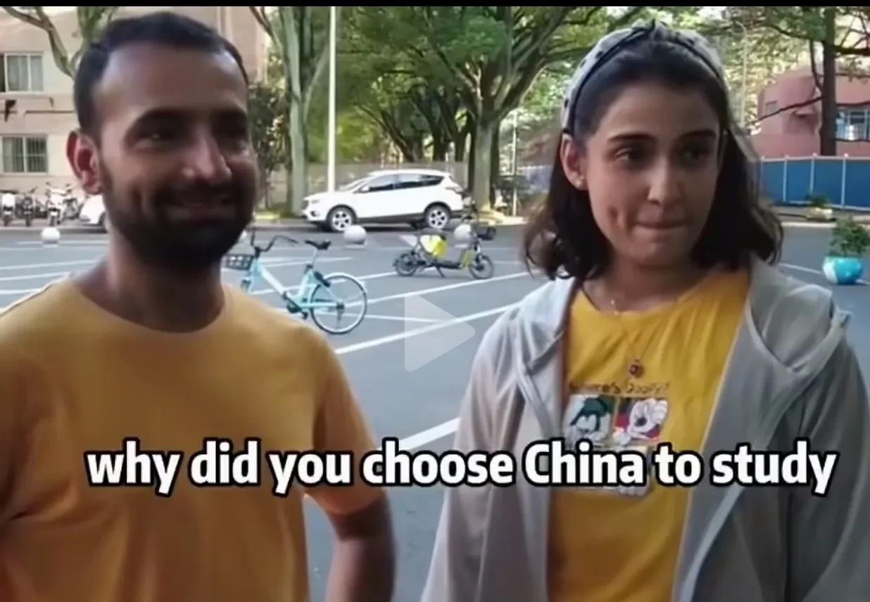 上海交大留学生接受采访。你为什么选择来中国留学？因为我们在这里有丰盛的