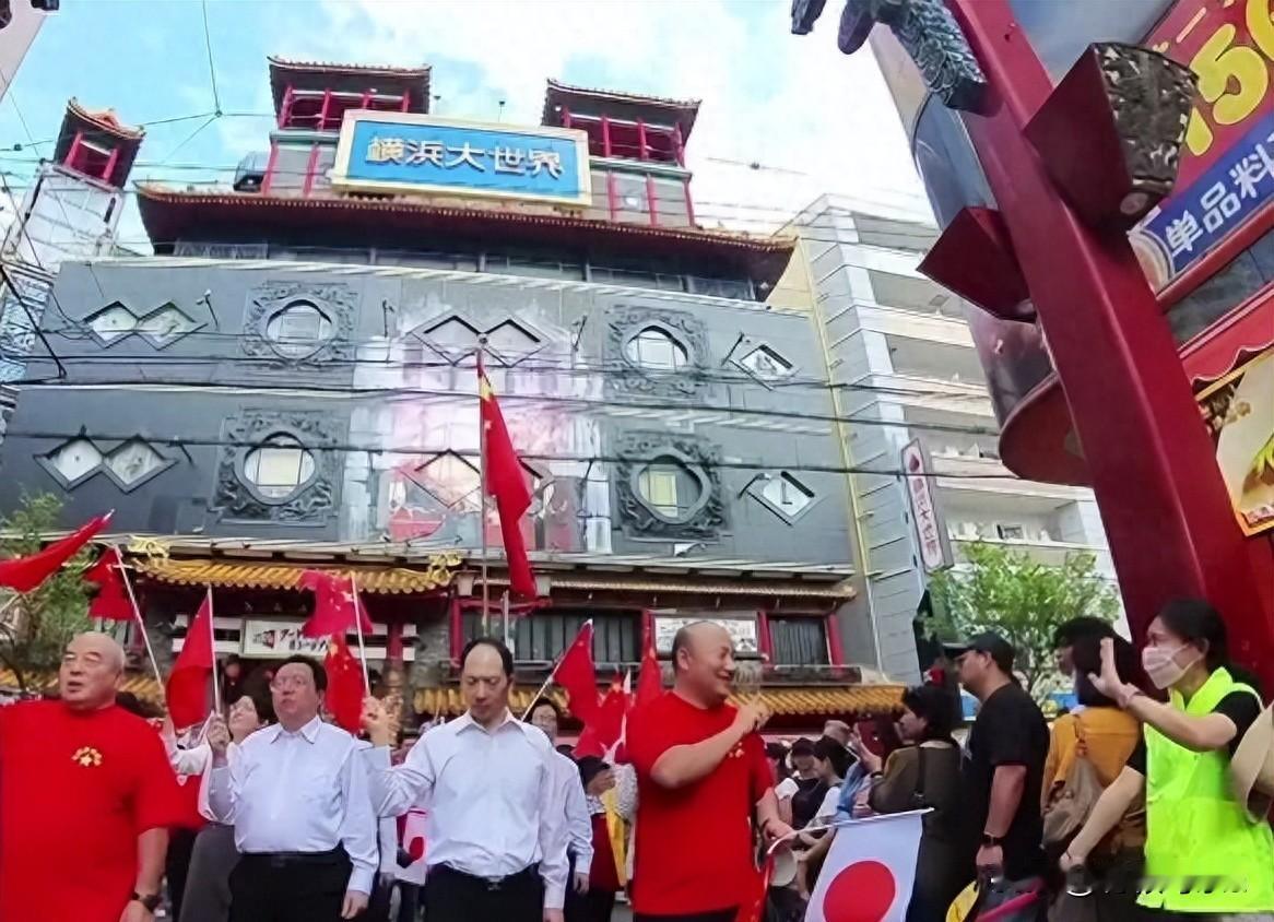 中日关系跌谷底！航班砍半文旅停摆，在日华人风险飙升，使馆急催登记日本现在不太平