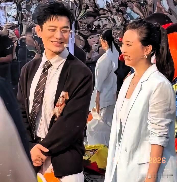 黄晓明王艳，冲上热搜！9月19号晚，黄晓明和王艳罕见一块冲上热搜，不是因为有新