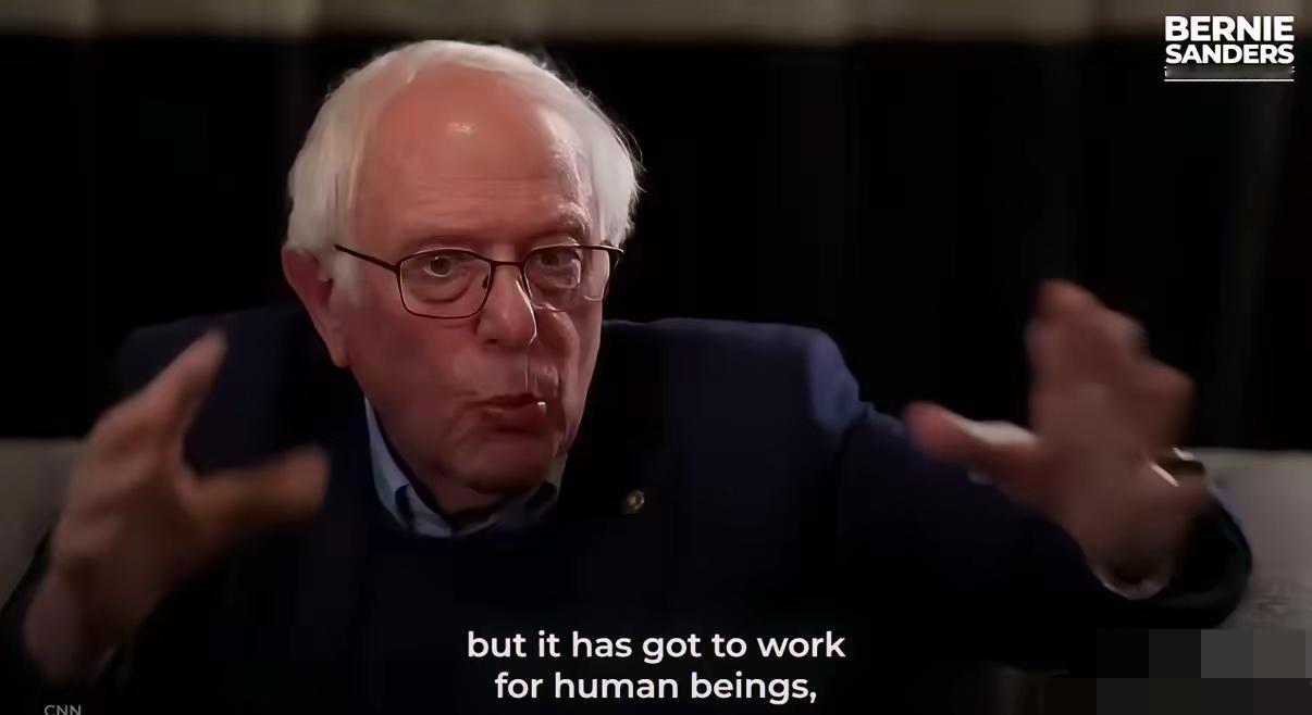 美国资深参议员伯尼·桑德斯发文说：“你认为埃隆·马斯克、马克·扎克伯格和杰夫·贝