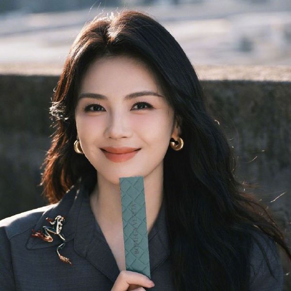 刘涛传下去刘涛要写歌了传下去!刘涛直播直接放猛料,说要自己写歌谱曲,还想