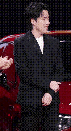 花样年华王楚钦笑容满面王楚钦气质太好了，赛场上激情四射，赛场下温文尔雅，是独