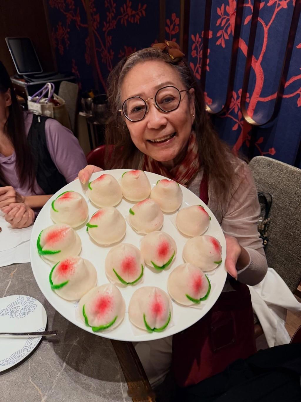 陳煒江美儀閃耀亞視群星聚會TVB富貴女星出錢促成飯局近日斥千萬入市啟德新樓由