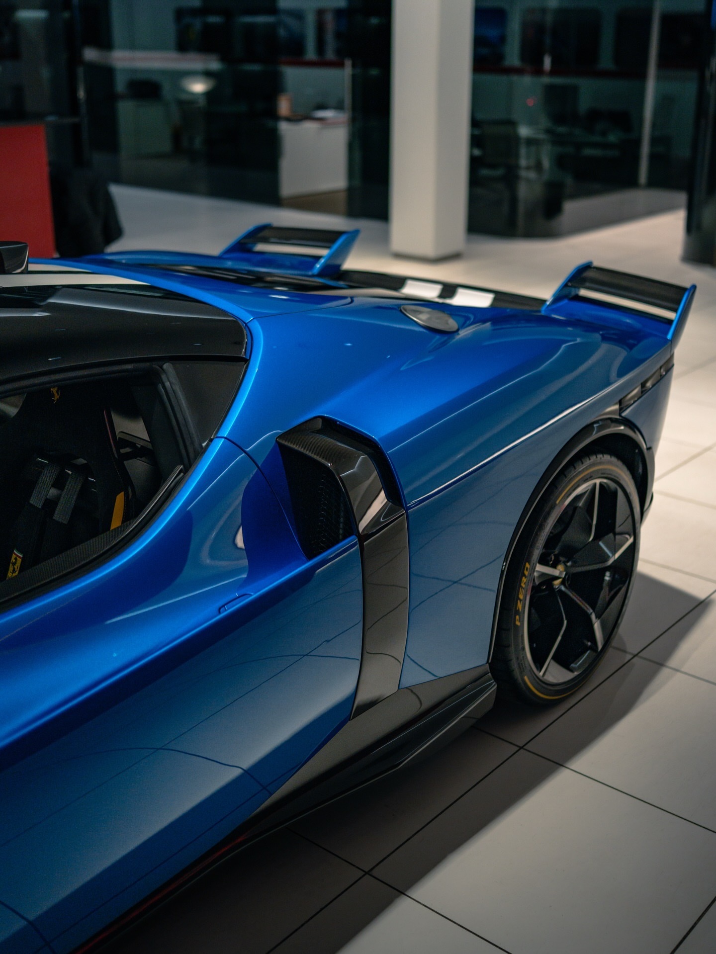 开启2026年，全新法拉利849Testarossa以BluCorsa色调完成