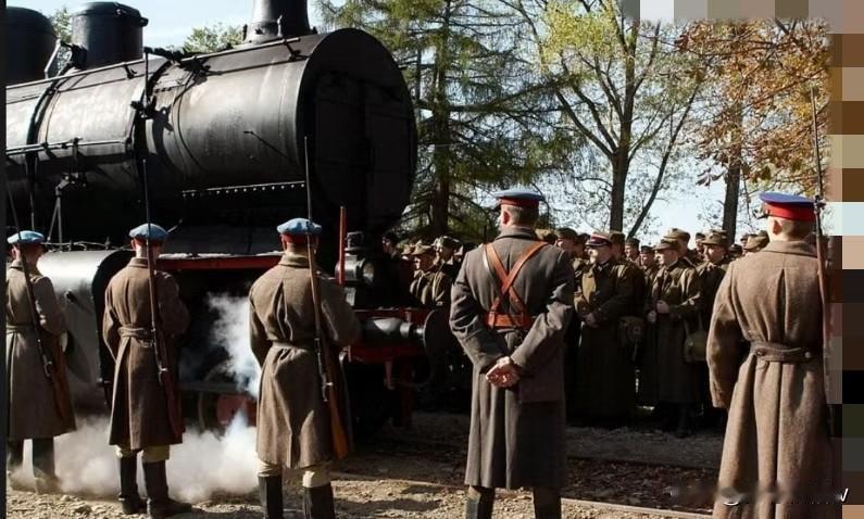 苏联内务委员会保护铁路第3师组建于战争爆发之前，从该师名字上我们可以猜出，苏联组