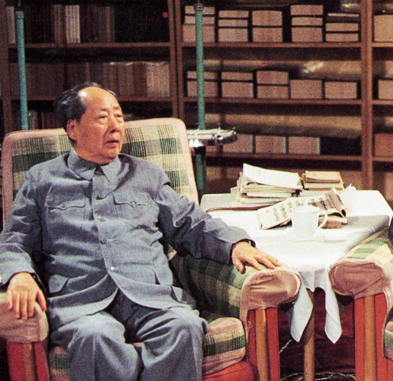 1975年7月2日毛主席批示：周扬一案，似可从宽处理，久关不是办法。当天，老人