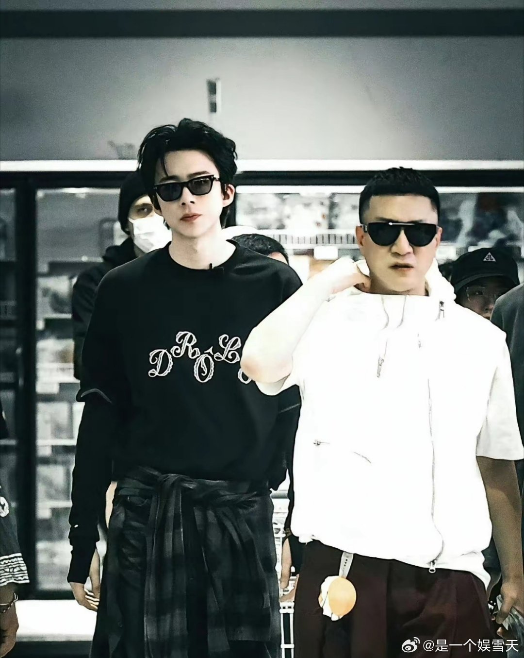 孙红雷新剧开机，二番不是张艺兴，是综艺里求合作的刘宇宁。当时饭局上，刘宇宁端着酒