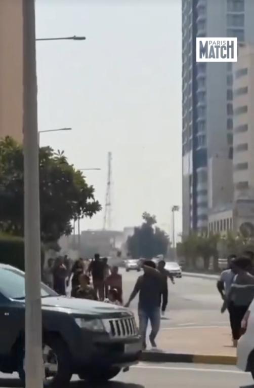 古人云“慈不掌兵”，此言不虚。此次伊朗直接动用防控导弹保护军事基地，城市则完全暴