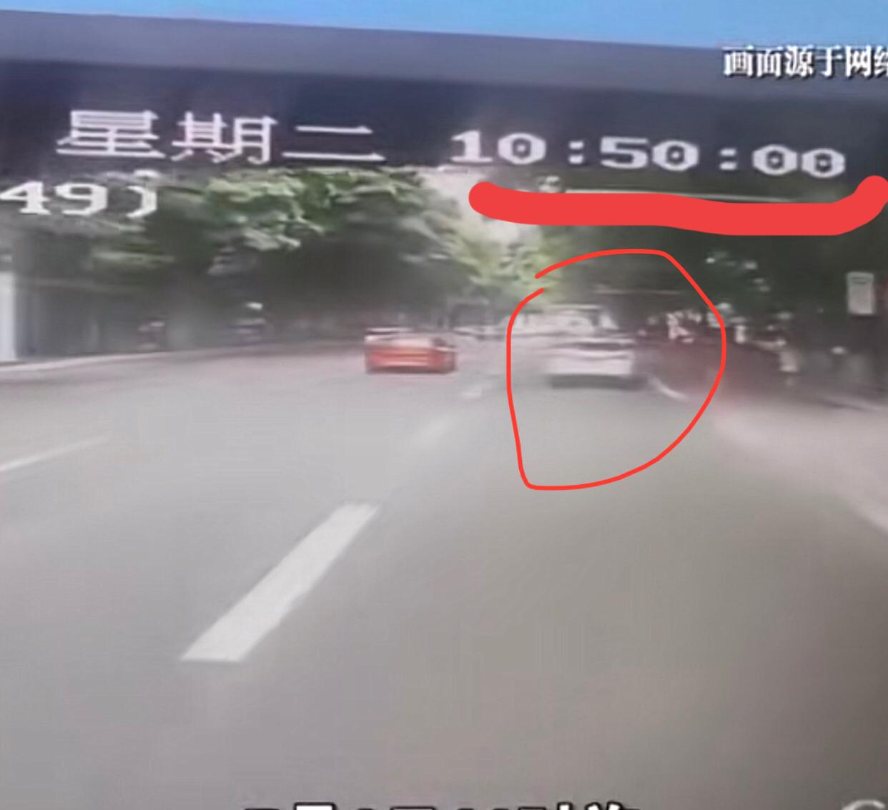 广州男子开车低头看手机引发3死三伤车祸，听说死者中有一名高三学生！7月1日上