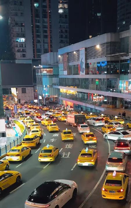 我感觉出租车行业其实已经板上钉钉地完犊子了，就好像蒸汽机出来后的手工作坊，已经完