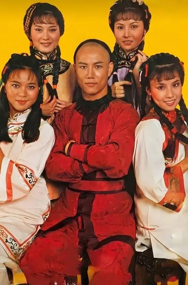 黄元申过档亚视拍的第一部戏，还认得给他配戏的四大美女吗？黄元申是邵氏训练班出身