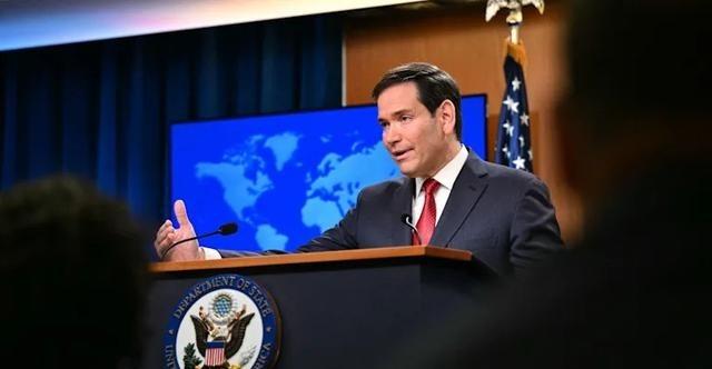 美国国务卿鲁比欧于12月19日作出一个史无前例重大决定，他在长达两小时的年终记者