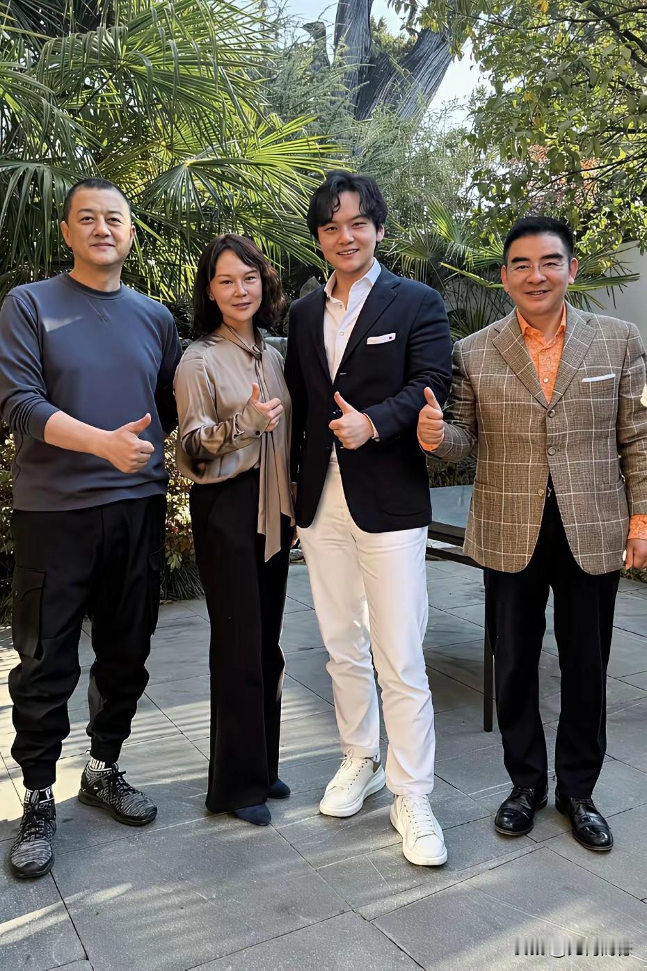 李亚鹏先生正月初六来到陈光标家做客，看来两个人的关系真不错，今天才知道陈光标有两