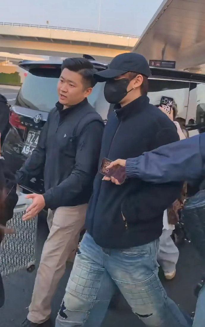 首页出现好几轮我都没注意...这居然是为子...