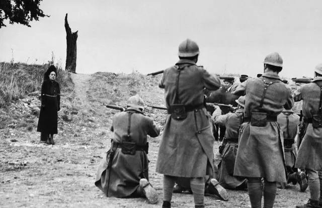 1876年荷兰双面女间谍，玛塔哈莉，被法国判外死刑，行刑时对刽子手说，不要打脸，