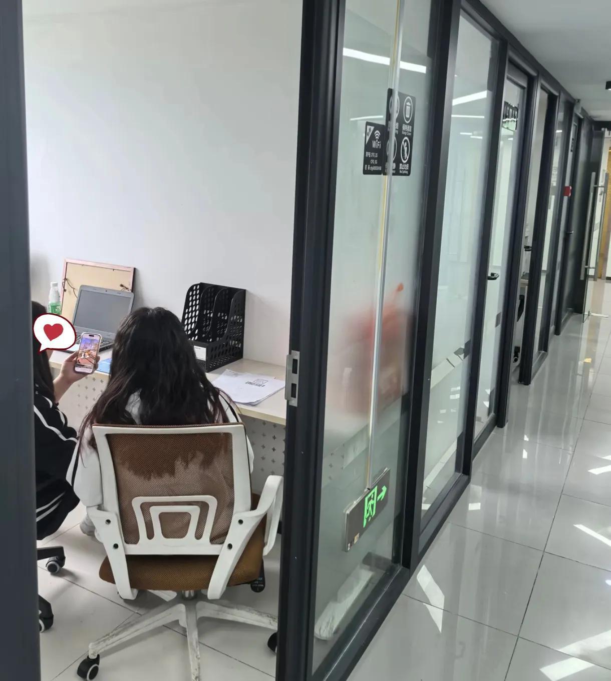 我一个女同事选择了丁克，但最近被她老公的侄子一句话“往后我叔叔家的财产全都是我的