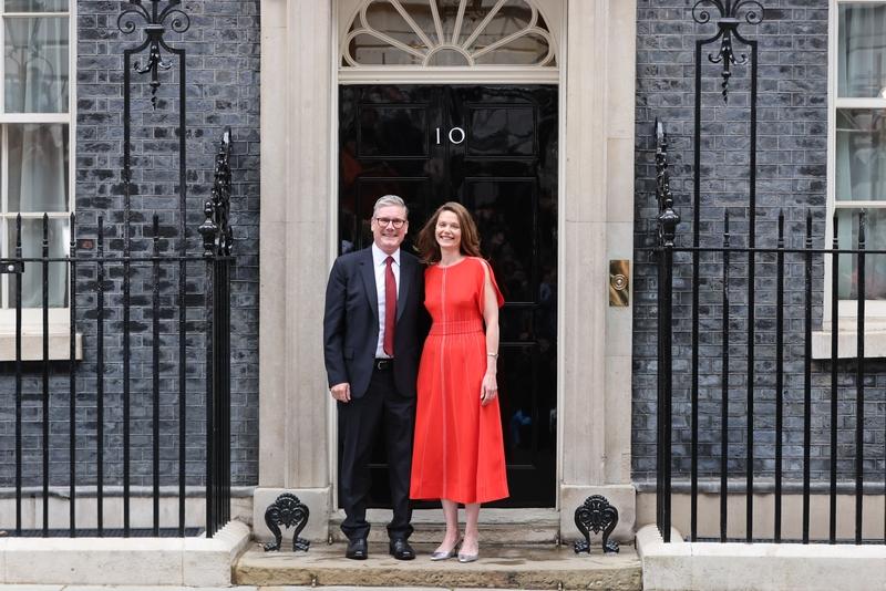 太会了！英国影后裴淳华一句话逗笑首相，中文名藏深意，儿子更是中文冠军家人们