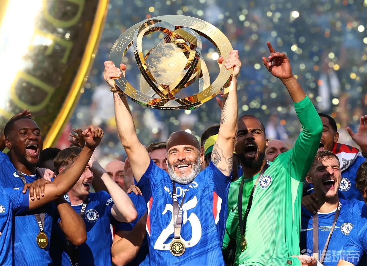 哇塞！怎么切尔西教练会下课了呢？真是理解不了切尔西高层是怎么想的。