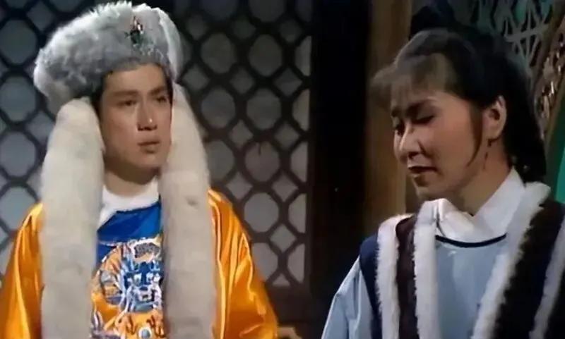 |第二次见面|完颜洪烈当初带着包惜弱出走，在酒楼里就认出了丘处机。后来，