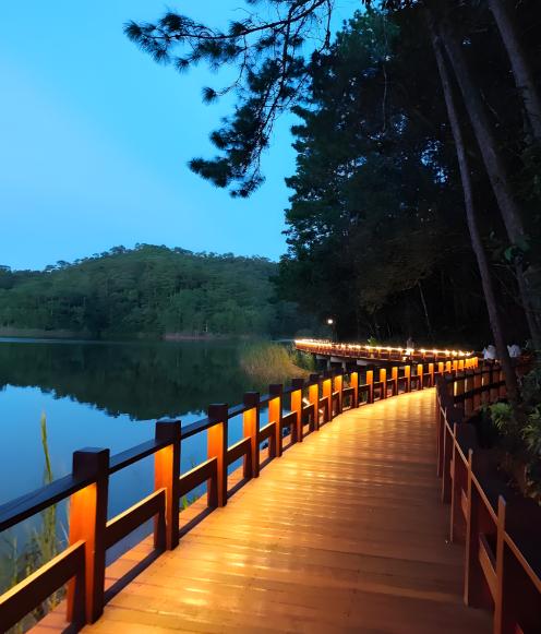 一位干了十年手机维修的师傅说：干了十年我才敢说：“普通人买手机一定要记住