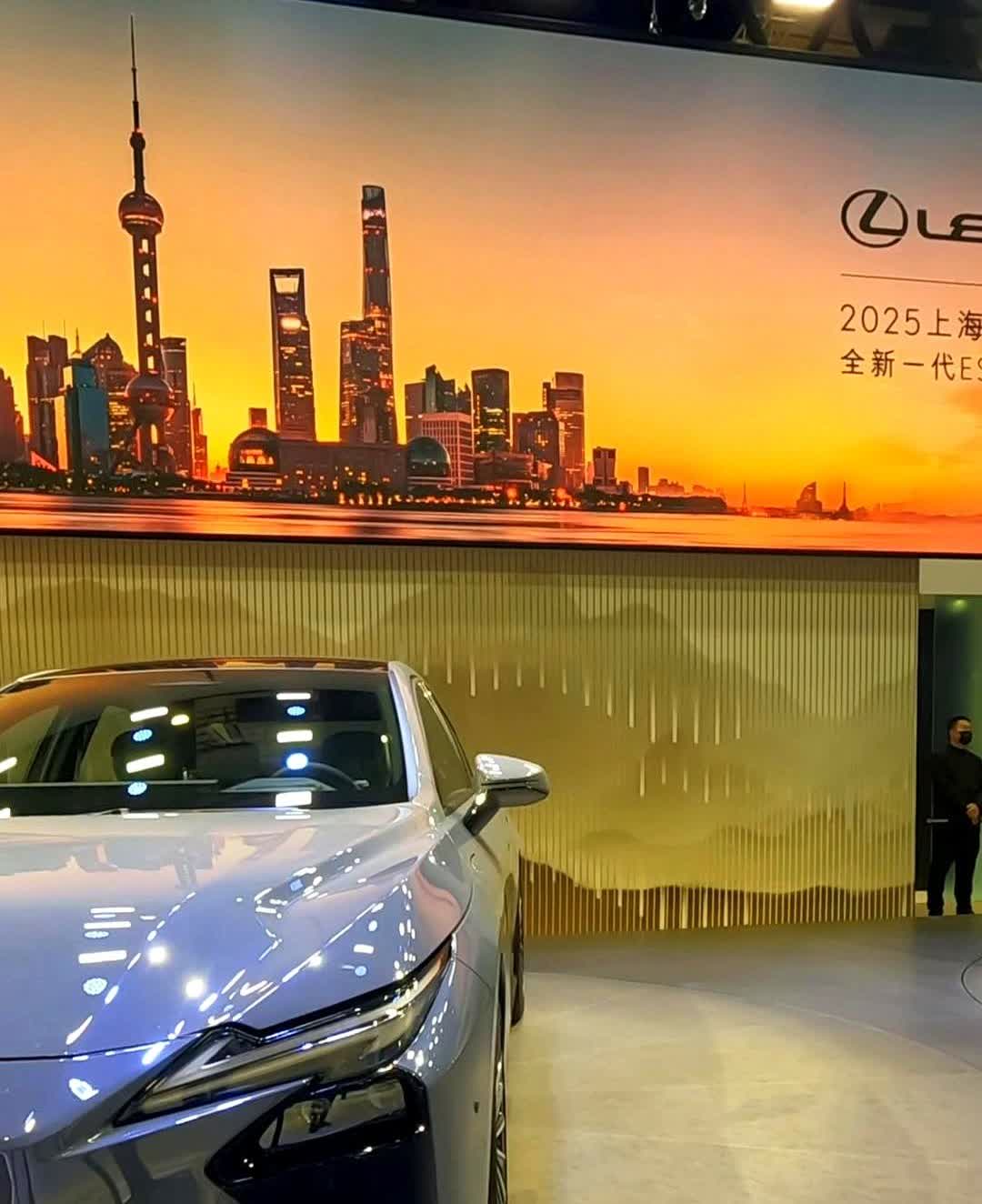 上海建厂，上海首发，雷克萨斯ES闹哪样？4月中旬的时候新闻报道，雷克萨斯