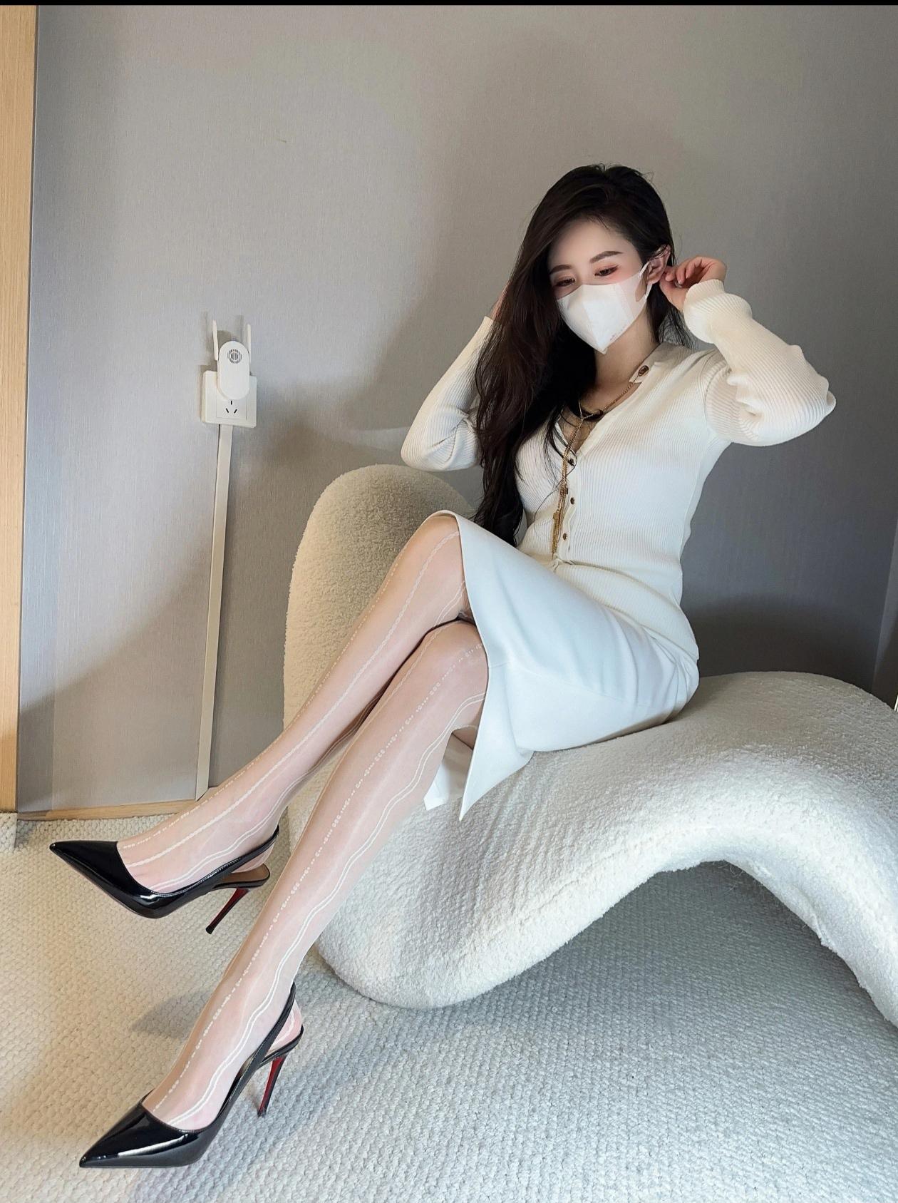 晒图笔记大赛穿上了自己喜欢的高跟鞋👠美甲