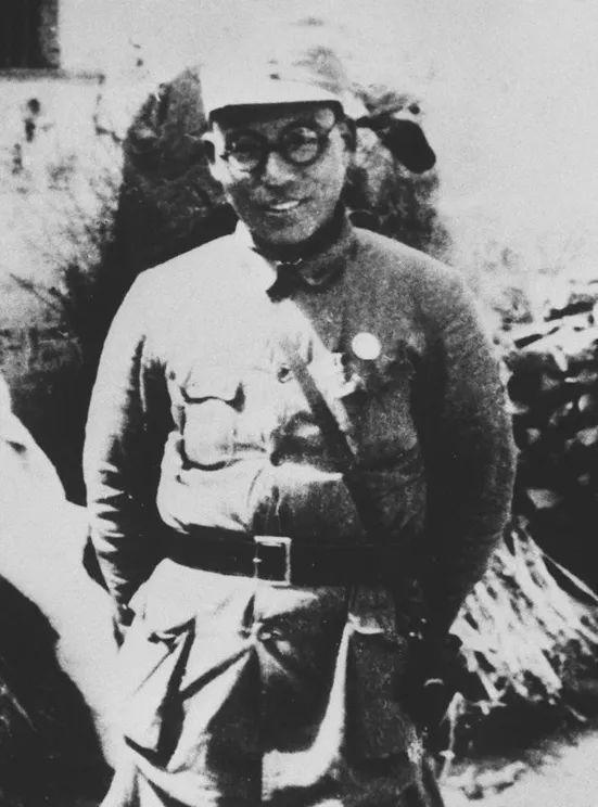 1947年1月26日，郝鹏举率部叛变，倒向了国民党。他兴冲冲地前往徐州去见参谋总