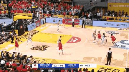 5月18日晚，CBA公司的处罚结果出来了，用脚踢篮球的孙铭徽没有被停赛，逃过一劫