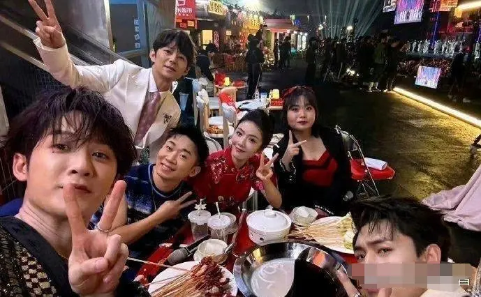 杨迪直接发生图，考虑过其他明星吗