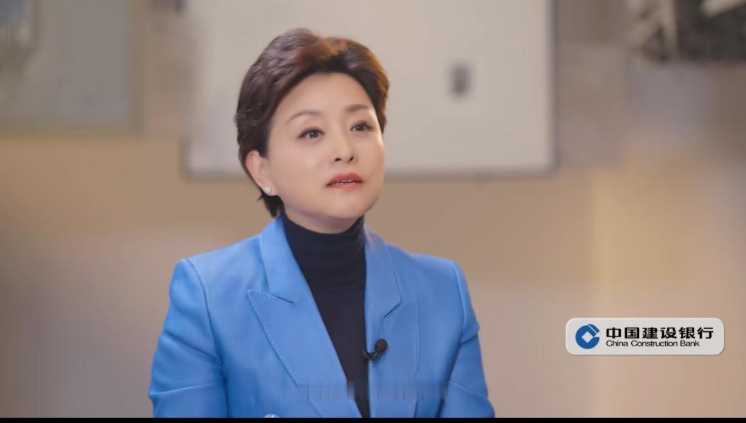 张维为教授曾在2025年提及，他到外国参加会议时发现，当地学者、官员都在讨论De