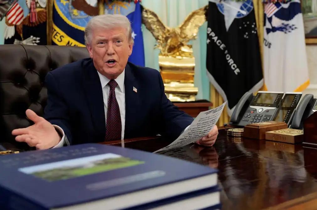 特朗普针对自己97%的负面报道，戏弄女发言人，怒骂媒体3月31日，特朗普告诉